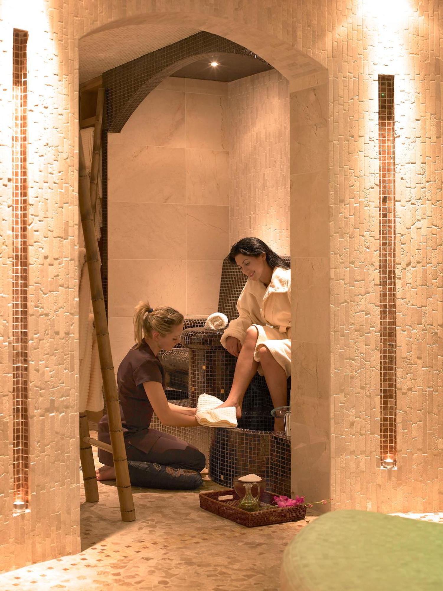 Castlecourt Hotel, Spa & Leisure Westport Exteriör bild